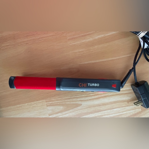 CHI Turbo - 1 1/2" Digital Ceramic Flat Iron - GF1539D - Tested & Working - Picture 3 of 7